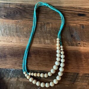 JONES Market wooden beaded necklace